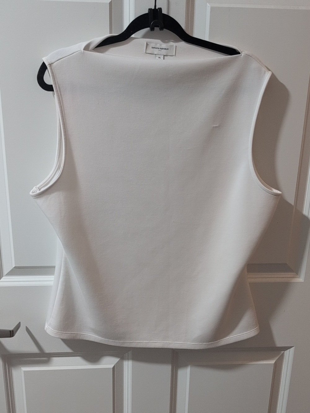 Banana Republic White Sleeveless Boatneck Tank Top